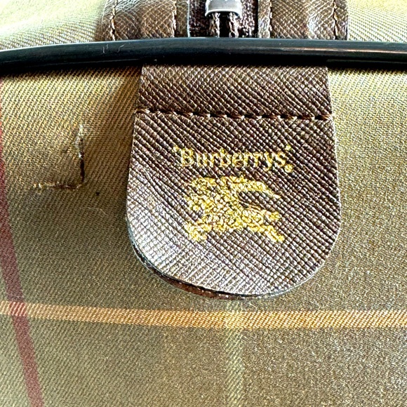 Burberry;s Nova Check Leather Trimmed Weekender Bag - Picture 6 of 14